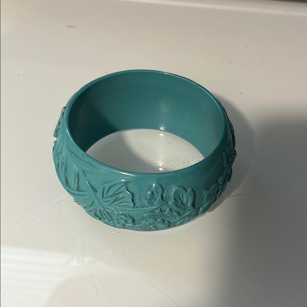 Elegant  bracelet  Bangle